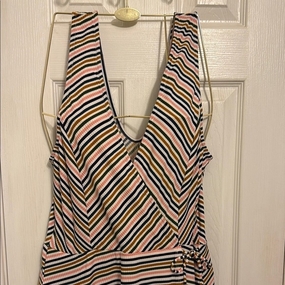 NWT Speechless Tan and Blue Sleeveless V-Neck Sundress - Picture 2 of 10